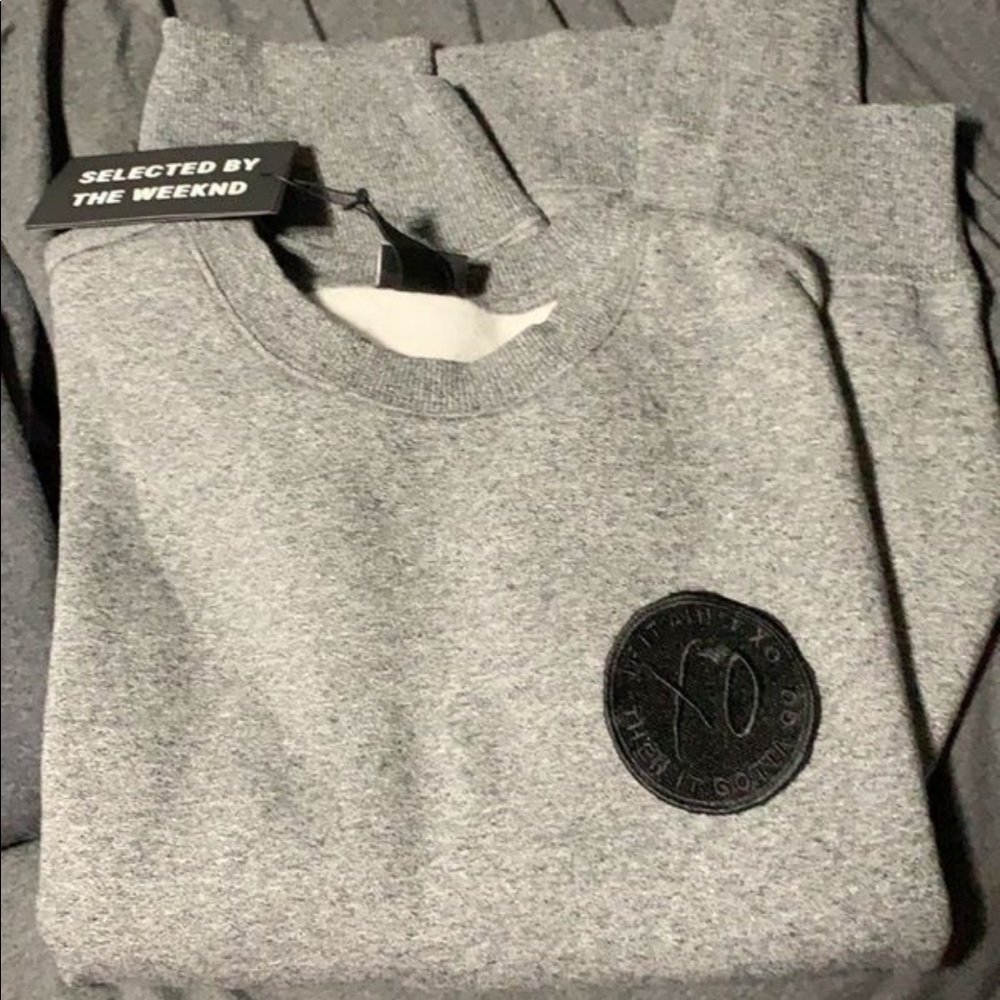 XO Crewneck sweatshirt